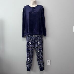 Nautica Fleece Pajama Set With Snowflake Design Size M